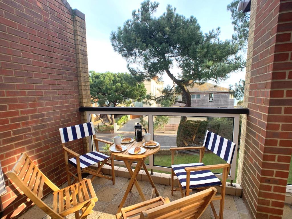 Sandbanks Apartment Sandbanks Property > Luxury Homes & Property Sandbanks UK